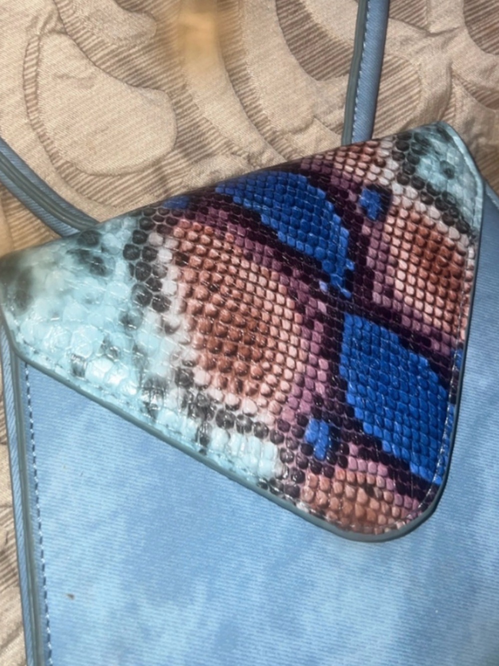 Blue Snake-Print Accent Shoulder Bag 👜 🩵